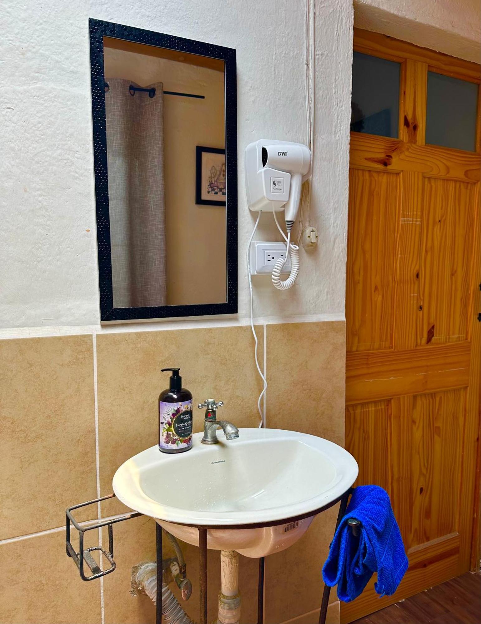 El Extranjero Hostal أنتيغوا غواتيمالا المظهر الخارجي الصورة